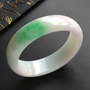 (超值推荐)糯冰种淡春带彩贵妃镯(54mm-48mm)
