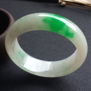 （超值推荐）糯冰种飘翠手镯（57.8mm）