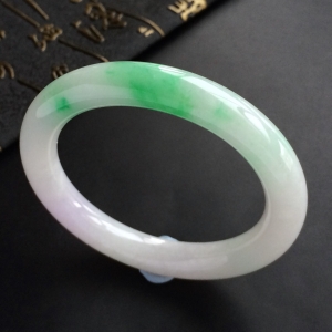 (超值推荐)糯冰种飘翠圆条手镯(52.4mm)