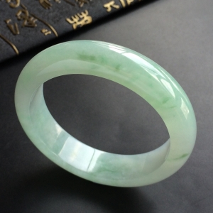 (超值推荐)糯冰种飘花手镯(56.3mm)