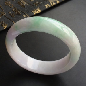 (超值推荐)糯冰种淡三彩手镯(59.7mm)