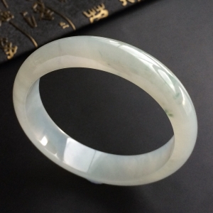 (超值推荐)糯冰种飘花手镯(57.4mm)