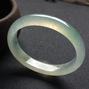 （超值推荐）冰种淡晴水贵妃镯（53.1mm-46.7mm）
