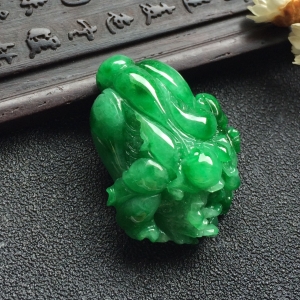（超值推荐）糯冰种阳绿白菜挂件