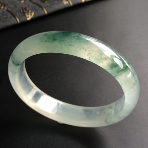 (超值推荐)冰种飘花贵妃镯(53.7mm-47mm)