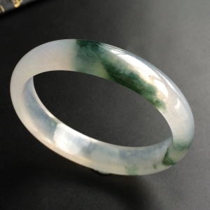 (超值推荐)冰种飘花贵妃镯(55mm-47.5mm)