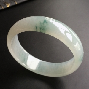 (超值推荐)糯冰种飘花手镯(61.2mm)