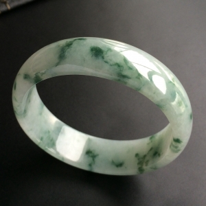 (超值推荐)糯冰种飘花手镯(61.8mm)