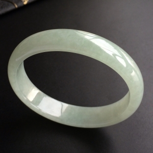 (超值推荐)糯冰种晴水贵妃镯(56.1mm-49.5mm)