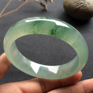 （超值推荐）冰种飘花手镯（56.1mm）