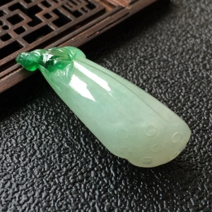 (超值推荐)糯冰种飘花莲子挂件