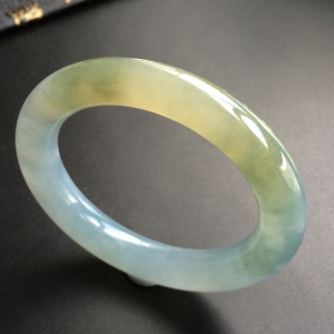 (超值推荐)糯冰种晴水黄翡圆条手镯(55.5mm)