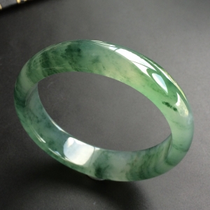 (超值推荐)冰种飘花手镯(57.2mm)