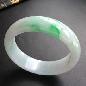 (超值推荐)糯冰种飘翠手镯(56.6mm)