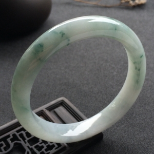 （超值推荐）糯冰种飘花手镯（59.1mm）