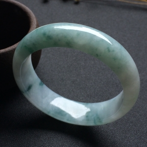 （超值推荐）糯冰种飘花手镯（59mm）