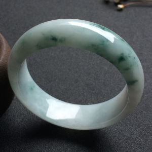 （超值推荐）糯冰种飘花手镯（55.4mm）