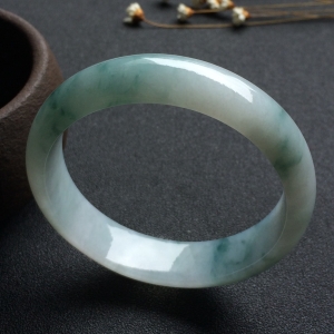 （超值推荐）糯冰种飘花手镯（55.5mm）