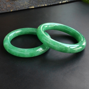 (超值推荐)糯冰种深绿圆条手镯(56.2mm/57.8mm)(一对)