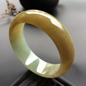 （超值推荐）糯冰种黄翡手镯（55.3mm）