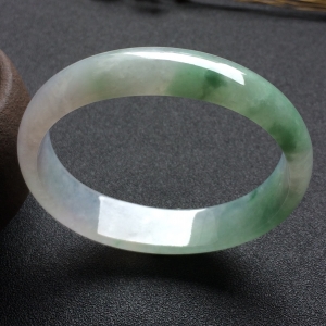 （超值推荐）糯冰种飘花贵妃镯（60.3mm-51.1mm）