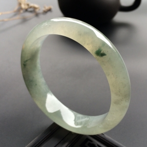 （超值推荐）冰种略飘花手镯（57.8mm）