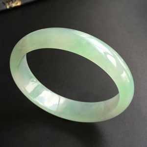 (超值推荐)糯冰种晴水贵妃镯(56.8mm-49.4mm)