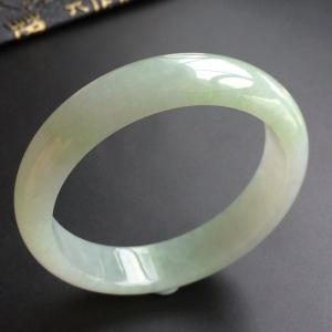 (超值推荐)糯冰种晴水手镯(57.3mm)