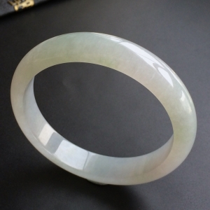 (超值推荐)糯冰种晴水手镯(57mm)