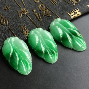(超值推荐)糯冰种飘翠玉叶挂件(一批走)