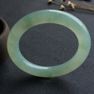 （超值推荐）糯冰种晴水圆条手镯（56mm）