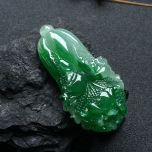 （超值推荐）糯冰种深绿白菜挂件
