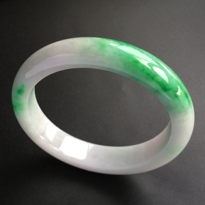 (超值推荐)糯冰种飘翠手镯(56.8mm)