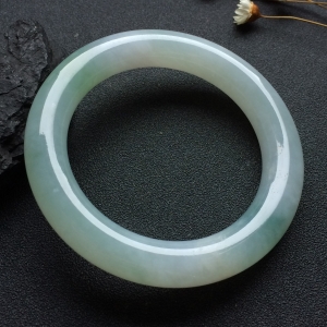 （超值推荐）糯冰种晴水圆条手镯（54mm）