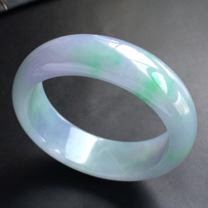 (超值推荐)糯冰种春带彩手镯(60.7mm)