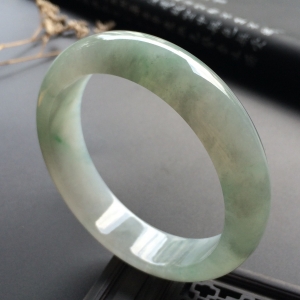 （超值推荐）糯冰种飘花手镯（58.5mm）