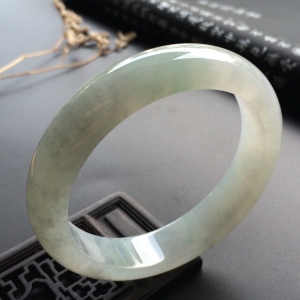（超值推荐）糯冰种飘花手镯（58.5mm）