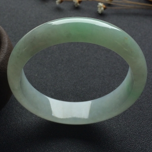 （超值推荐）糯冰种晴水手镯（57.6mm）