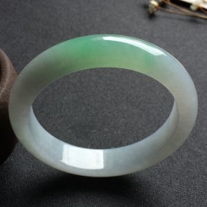 （超值推荐）糯冰种晴水手镯（57mm）