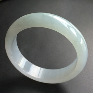 (超值推荐)糯冰种晴水手镯(58.2mm)