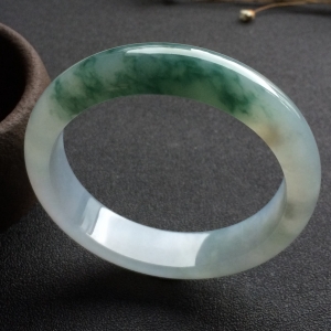 （超值推荐）糯冰种飘花手镯（57.2mm）