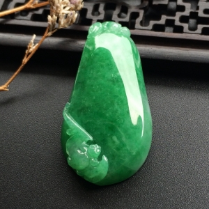 （超值推荐）糯冰种翠色福瓜挂件