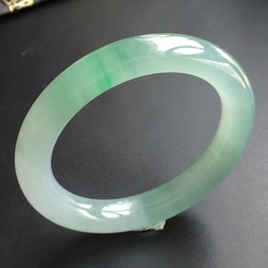 (超值推荐)冰种飘翠圆条手镯(55mm)