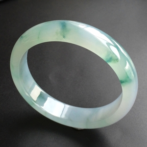 (超值推荐)糯冰种飘花手镯(58.7mm)