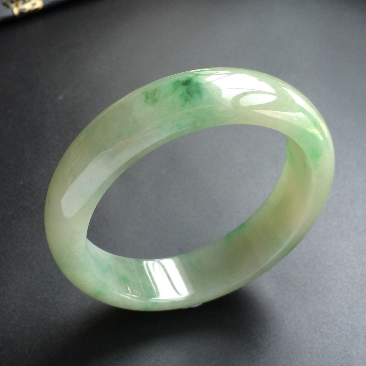 (超值推荐)糯冰种飘翠手镯(55.1mm)