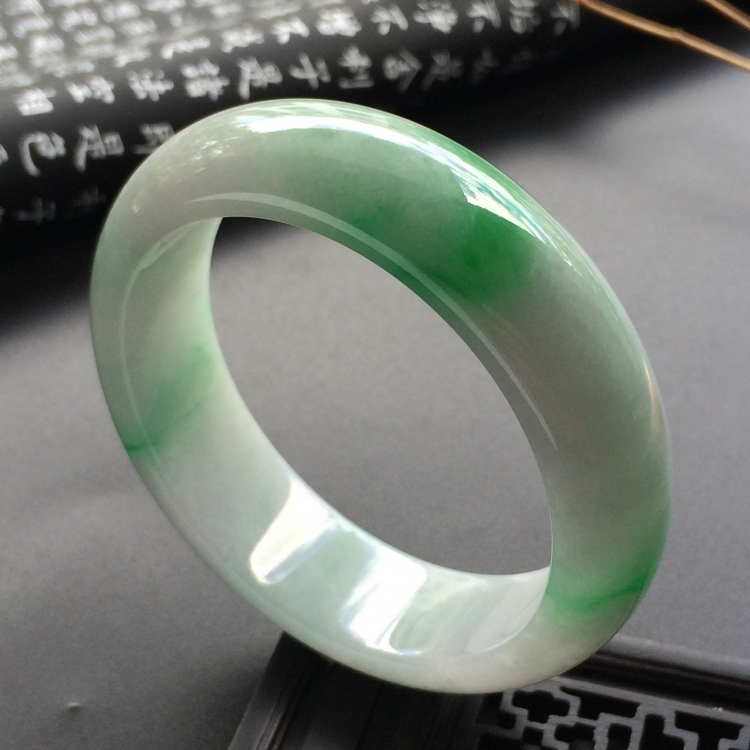（超值推荐）糯冰种飘翠手镯（52mm）