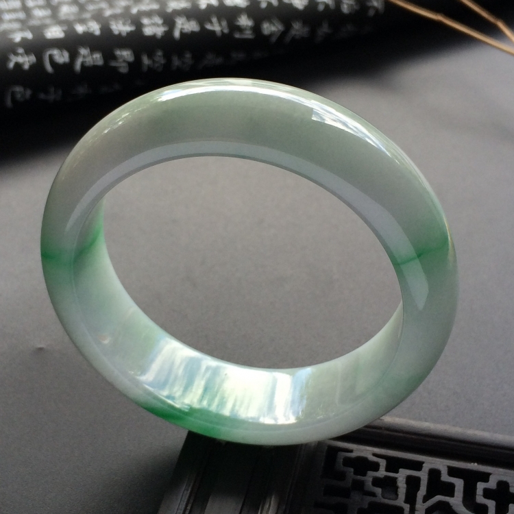 （超值推荐）糯冰种飘翠手镯（52mm）