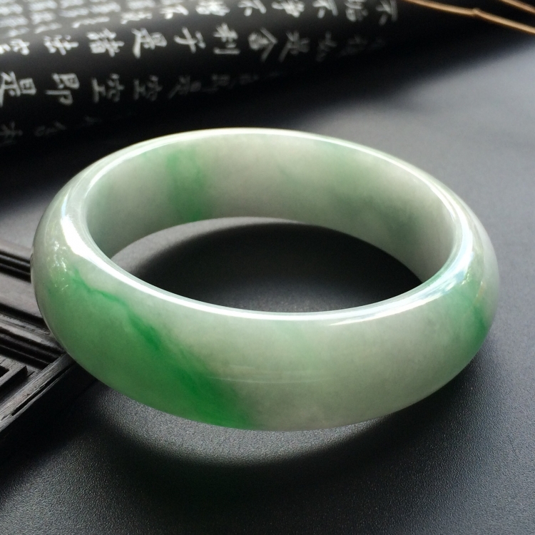 （超值推荐）糯冰种飘翠手镯（52mm）
