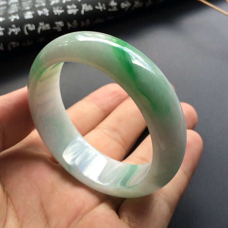 （超值推荐）糯冰种飘翠手镯（52mm）