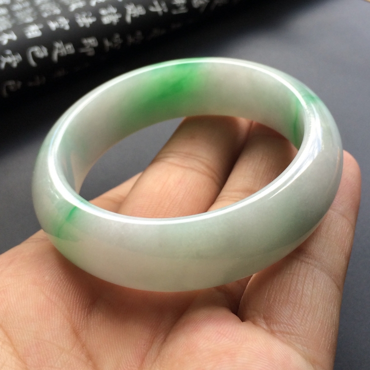 （超值推荐）糯冰种飘翠手镯（52mm）